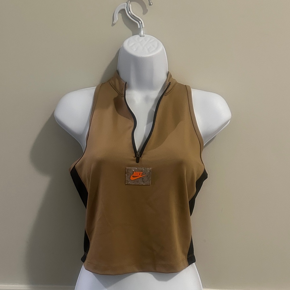 Nike Swoosh Dri-Fit Crop Top